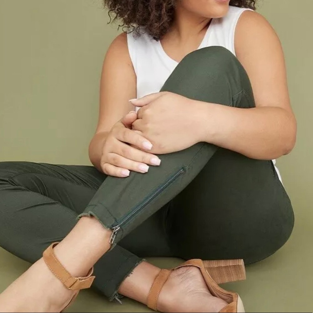 SOLD Lane Bryant Mid Rise Skinny Jeans Plus Size